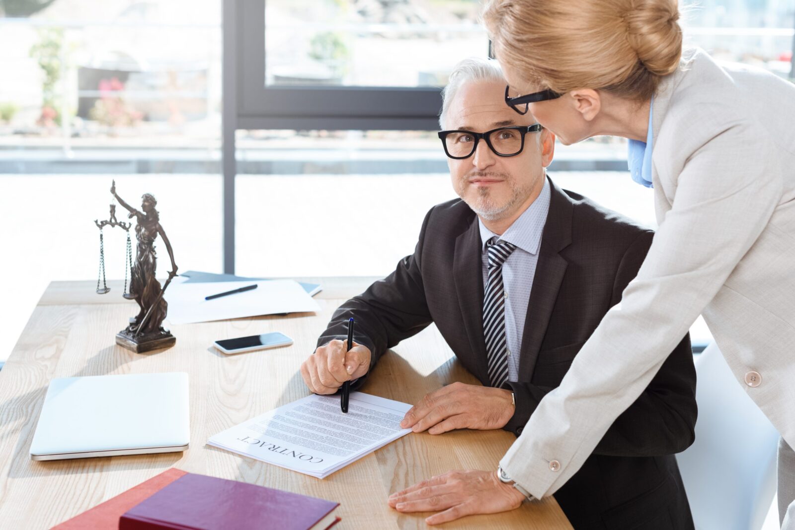A solicitor explaining the best structure for starting a company